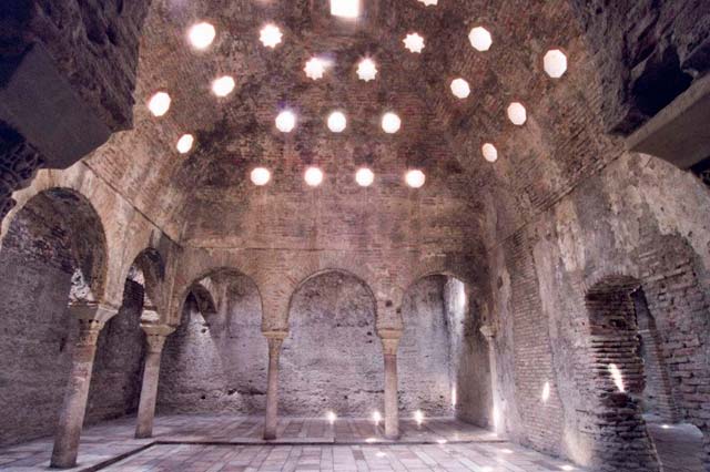 Imagen del interior del Banuelo de Granada