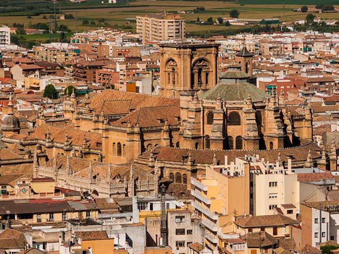 Imagen aérea de la Catedral del Granada por fuera